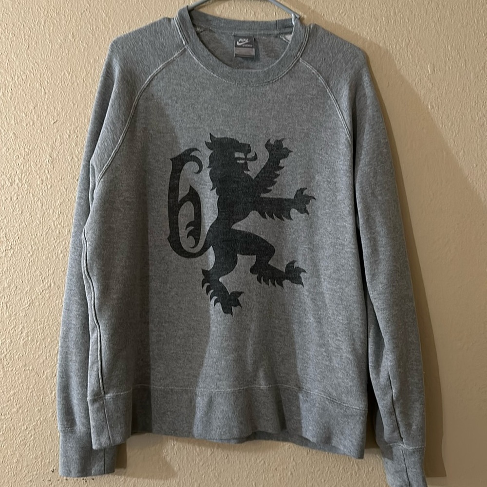 Nike Gray Lion Crewneck Sweatshirt Size L